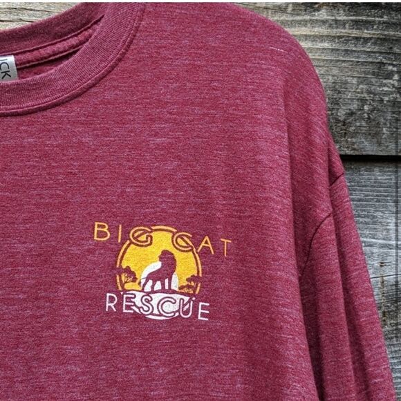 Big Cat Rescue Long Sleeve Lion Record Shirt Red - Picture 4 of 7